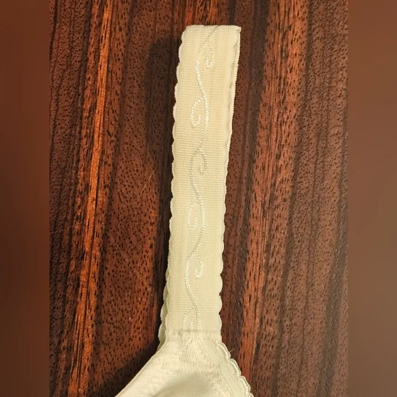 Wacoal 857109 Simple Shaping Minimizer Bra Size 42D White EUC - Picture 4 of 11